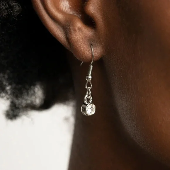 Royal Redux - Necklace and Earrings Set - Picture 2 of 3